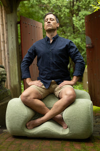 瞑 Oyster Meditation Chair: Ergonomic Comfort & Style 2025